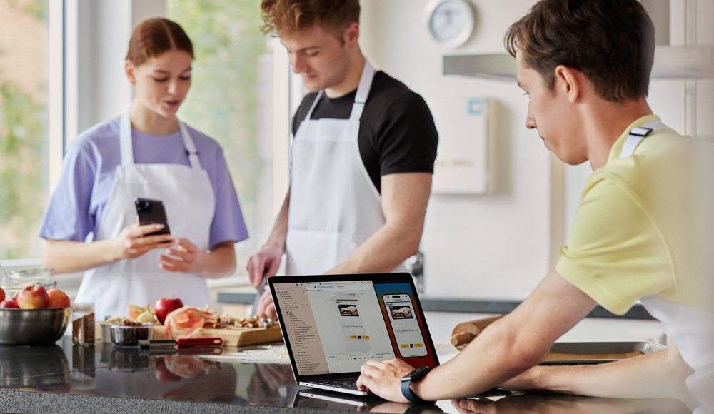 afbeelding van mensen in een keuken